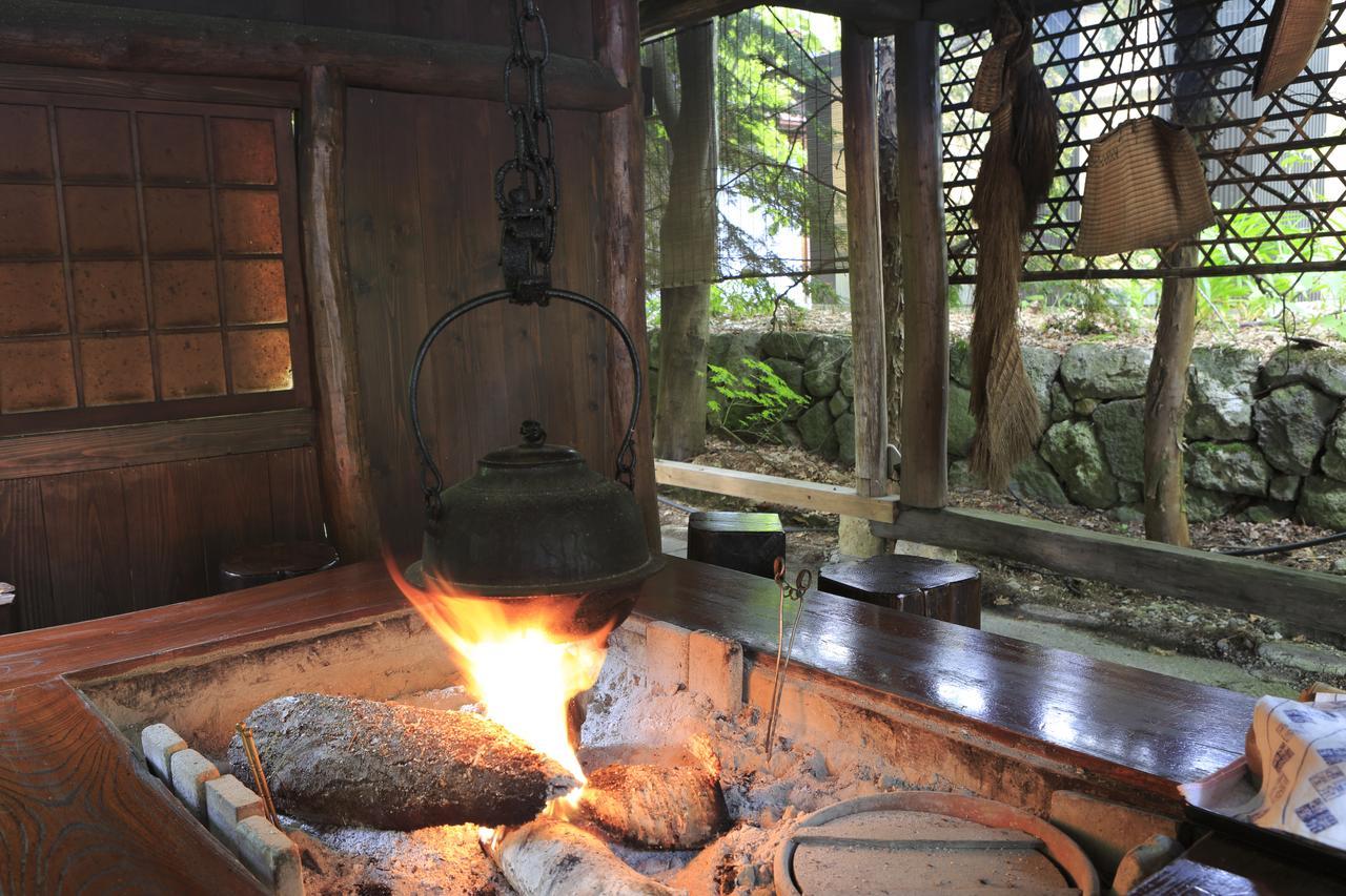 Yumoto Choza Hotel Takayama  Bagian luar foto